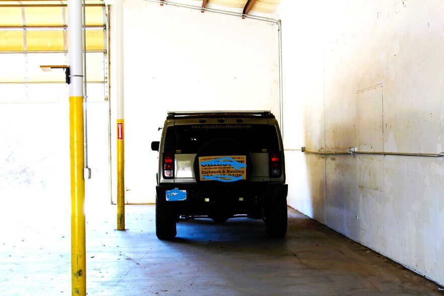 More Photos Of 1808 Barnett Dr, Weatherford Warehouse For Lease