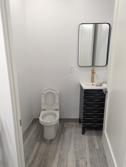 More Photos Of 63 Nassau St, New York Office For Lease