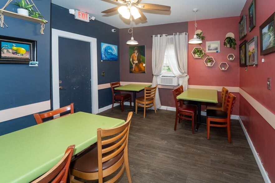 More Photos Of 40 S Dixie Hwy, Saint Augustine Storefront Retail Residential For Sale