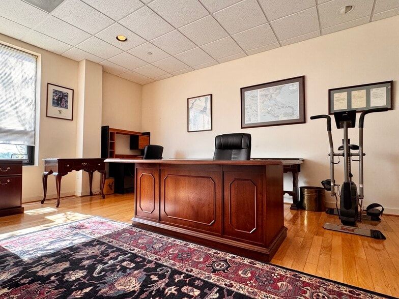 More Photos Of 684 Berkmar Cir, Charlottesville Office For Lease