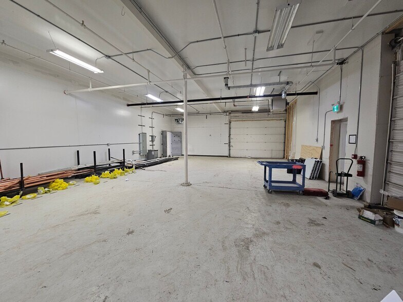 More Photos Of 1305 Industrial Rd, West Kelowna Warehouse For Lease
