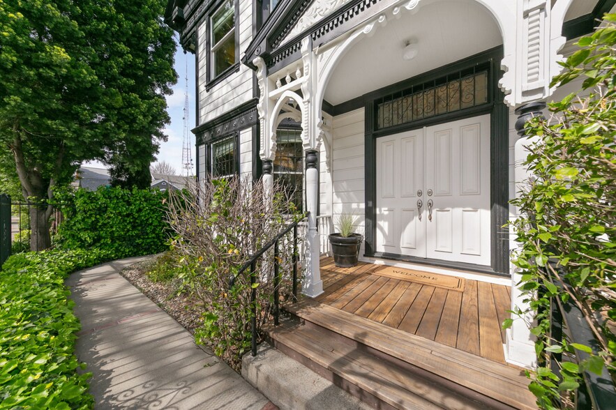 More Photos Of 1129 D St, Sacramento Office For Sale