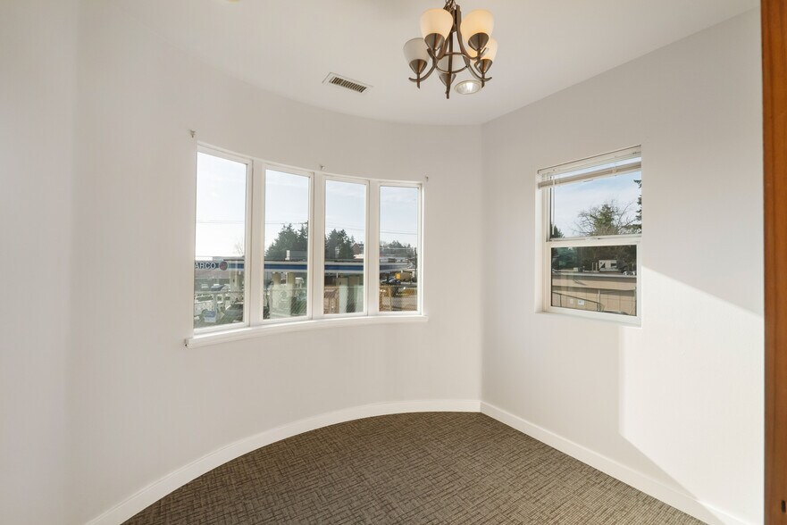 More Photos Of 3108 S Union Ave, Tacoma Office For Sale