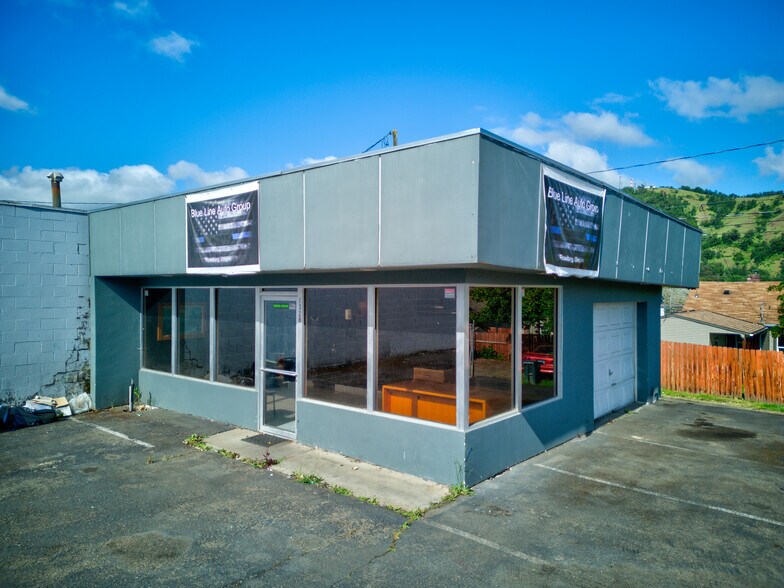 Primary Photo Of 1328 SE Stephens St, Roseburg Auto Dealership For Sale
