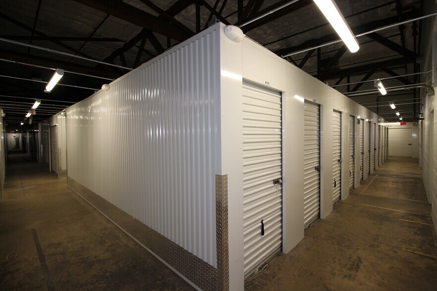 More Photos Of 4093 New Castle Ave, New Castle Self Storage For Sale