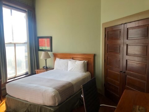 More Photos Of 101 Alamo Plz, San Antonio General Retail For Lease
