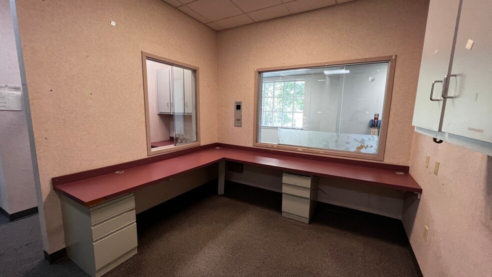 More Photos Of 2100 Ferry St, Easton Medical For Lease