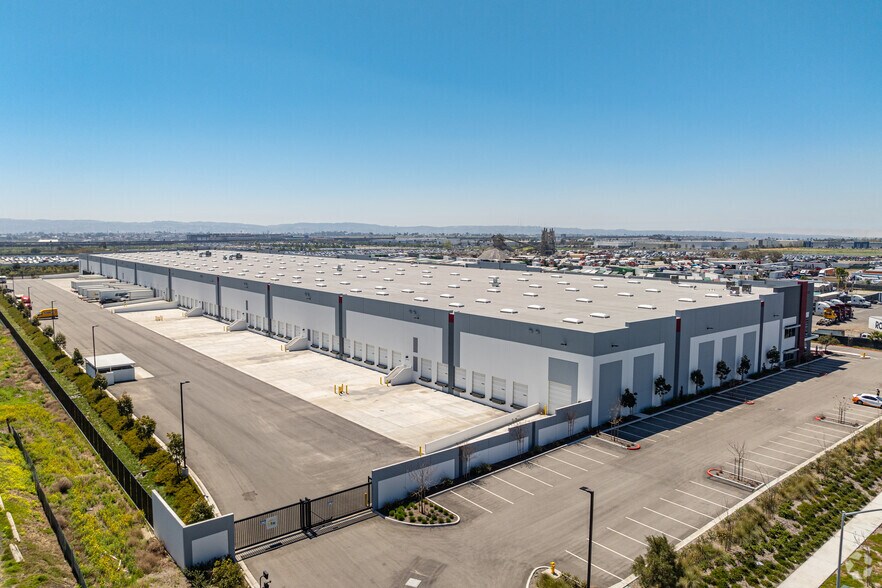 More Photos Of 8151 Airway Rd, San Diego Warehouse For Lease