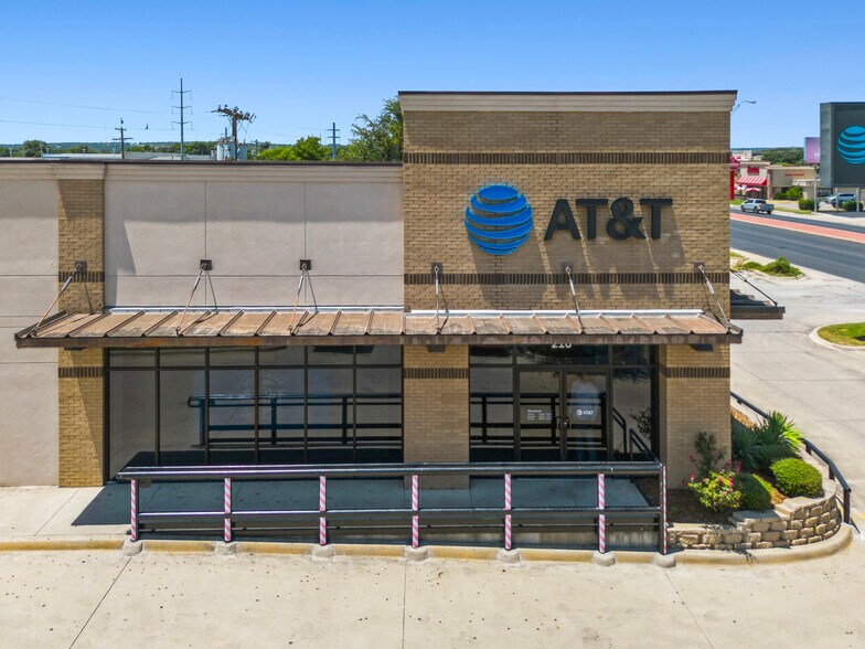 More Photos Of 210 W Commerce St, Brownwood Fast Food For Sale