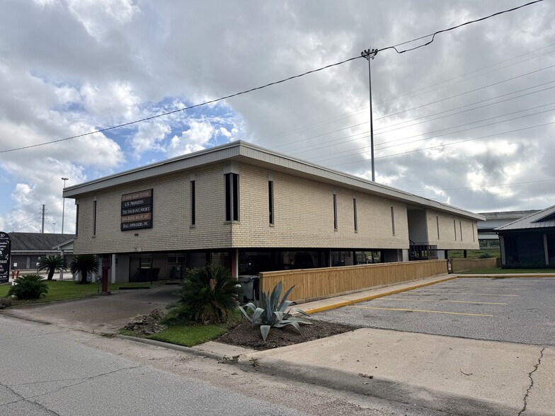 Primary Photo Of 1102 Longfellow Dr, Beaumont Office For Lease