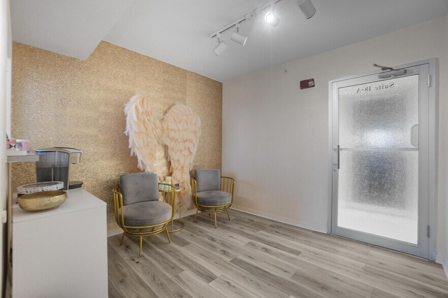 More Photos Of 1720 Harrison St, Hollywood Office Residential For Lease