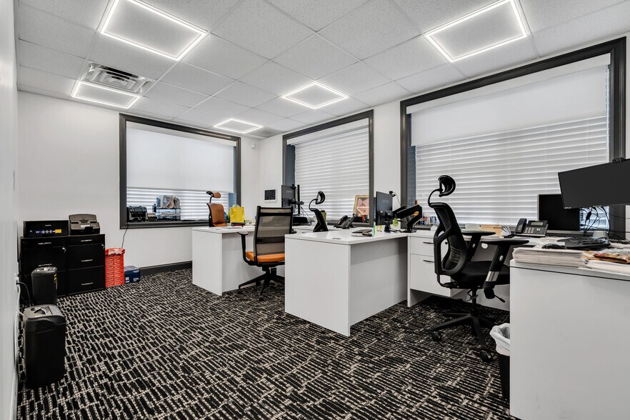 More Photos Of 2597 Hooper Ave, Brick Office For Sale