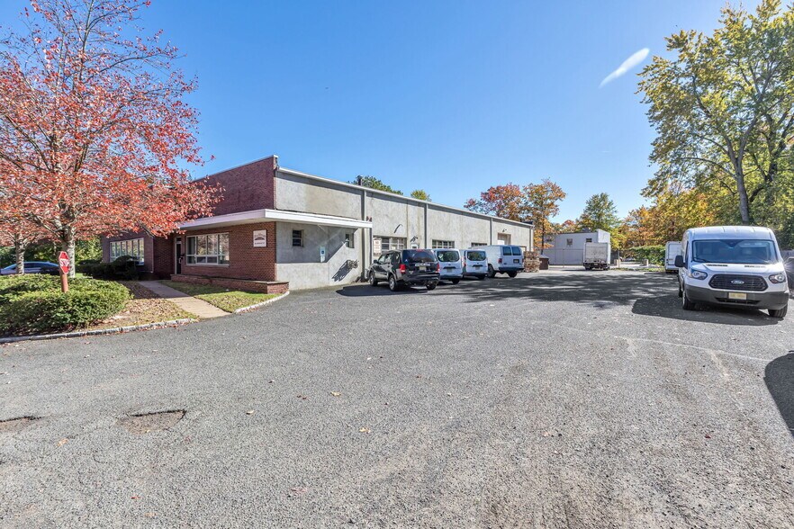More Photos Of 343 Somerset St, Stirling Warehouse For Lease