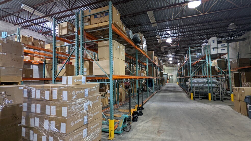More Photos Of 717 Longfellow St, Woodbine Warehouse For Lease