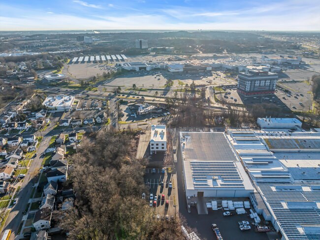 More Photos Of 374 Green St, Woodbridge Coworking Space