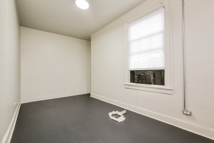 More Photos Of 517 Willow St, Mount Airy Apartments For Sale