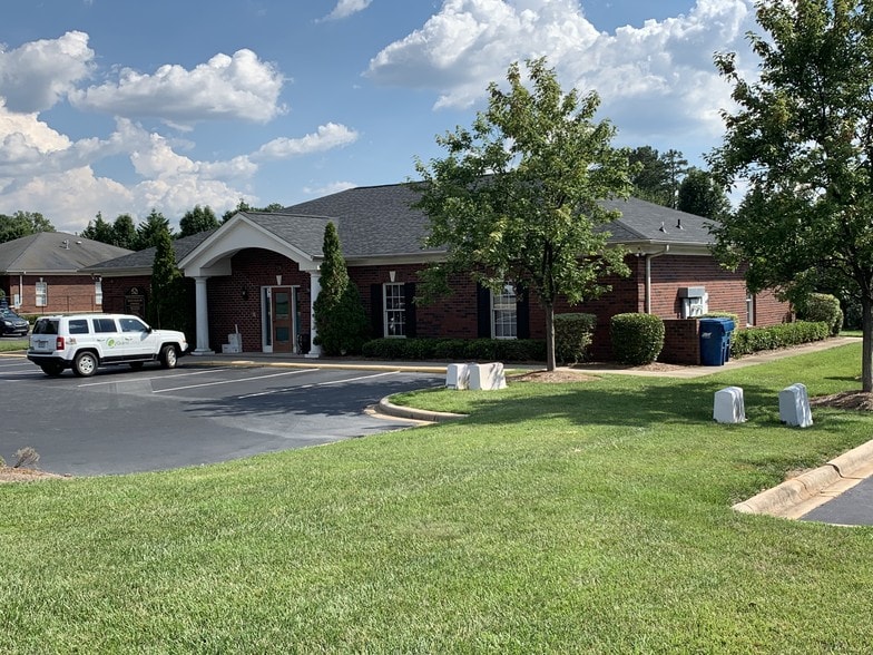 More Photos Of 3030 Senna Dr, Matthews Office For Lease