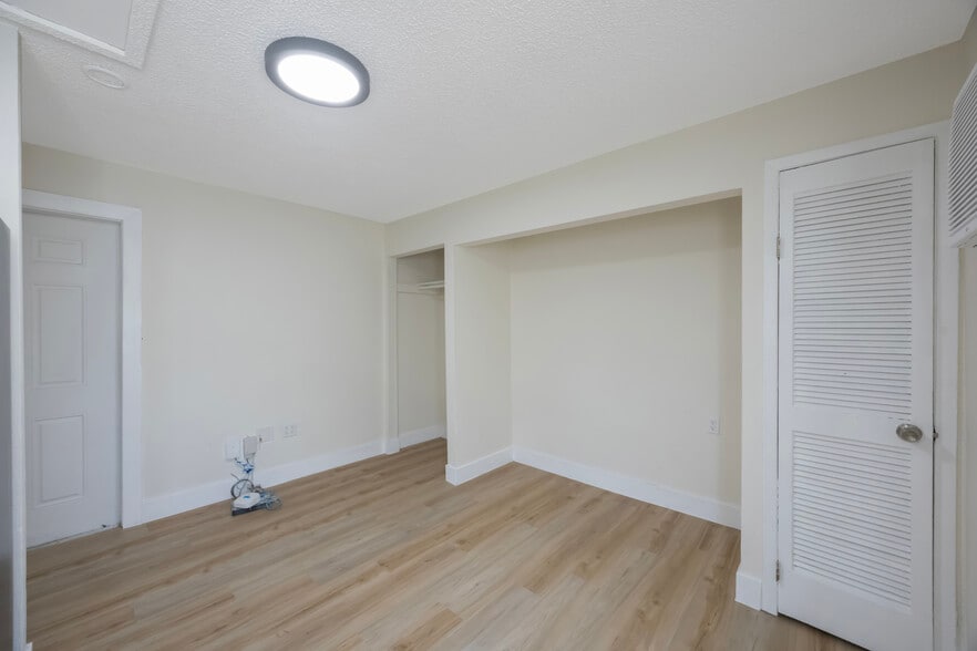 More Photos Of 2753 53rd Ave N, Saint Petersburg Apartments For Sale