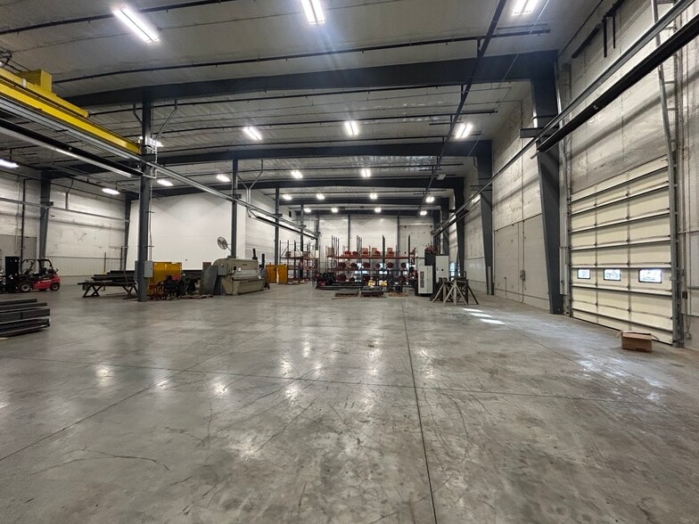 More Photos Of 1161 W Pittman St, Olathe Industrial For Lease