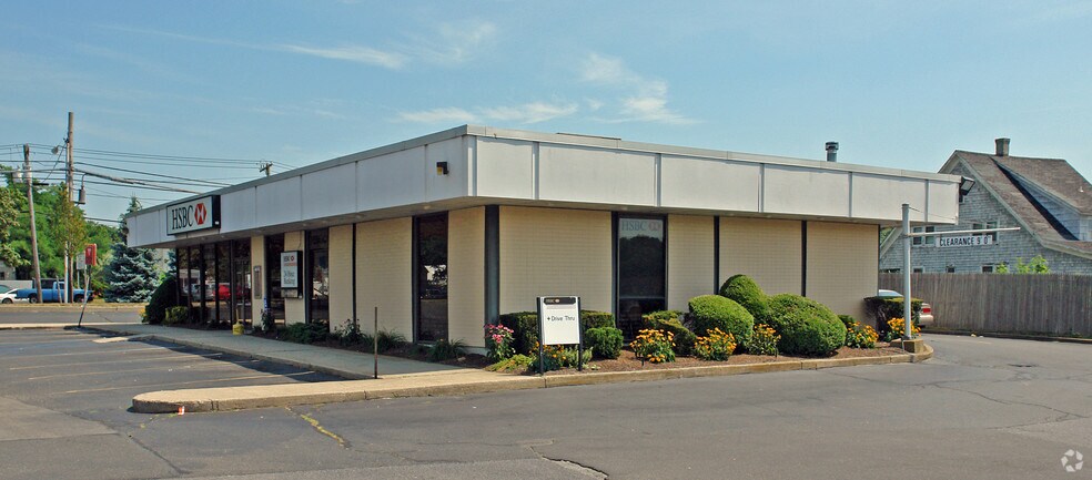 More Photos Of 1718 Montauk Hwy, Mastic Bank For Lease