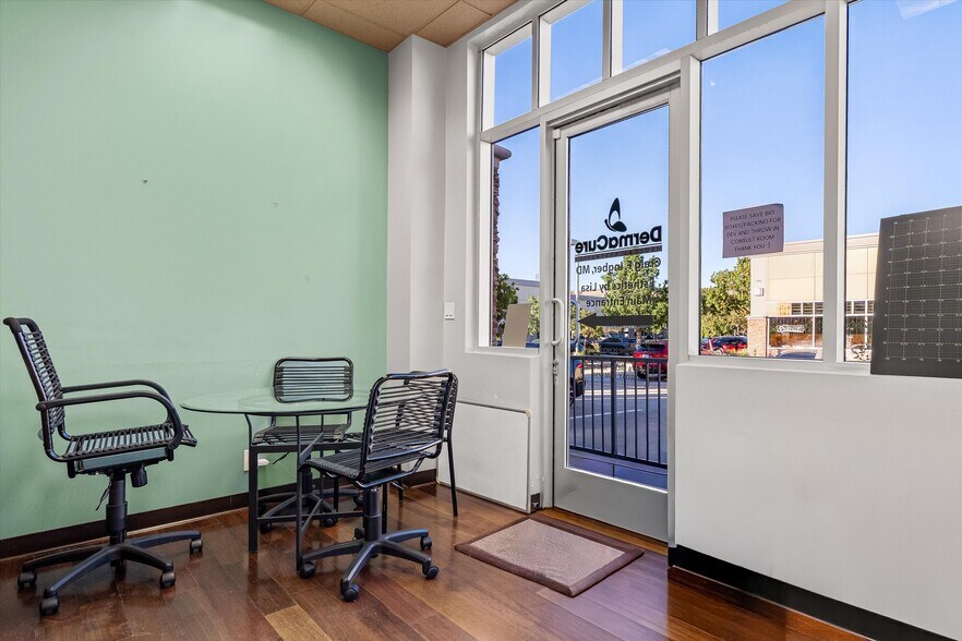 More Photos Of 27871 Smyth Dr, Santa Clarita Medical For Sale