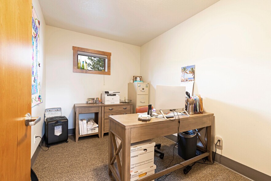 More Photos Of 401 W Main St, Stevensville Medical For Sale