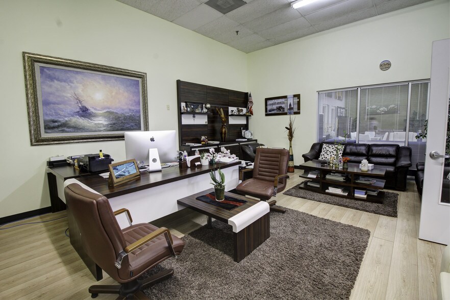 More Photos Of 3226 Hillcroft St, Houston Freestanding For Sale