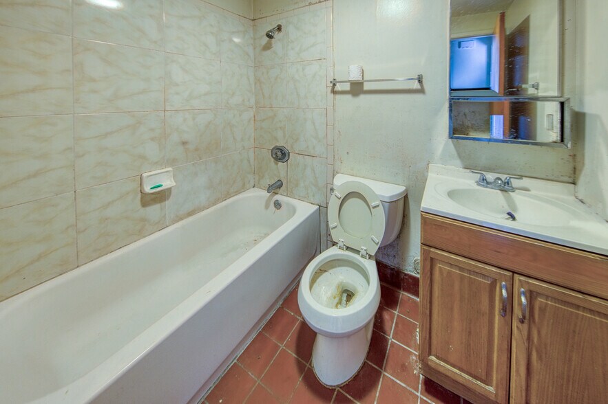More Photos Of 429 Vernon St, Oakland Apartments For Sale