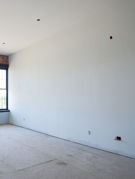 More Photos Of 725 Bellows Ave, Columbus Office Residential For Sale