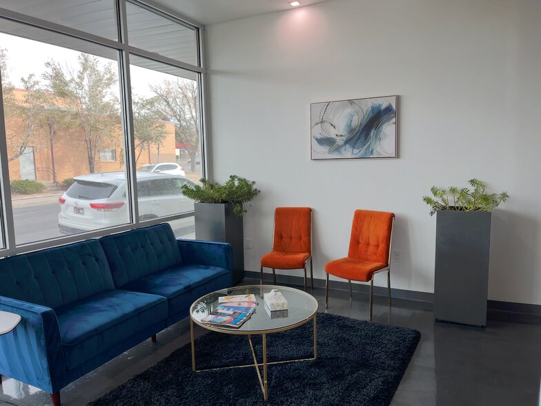 More Photos Of 2015 Dallas St, Aurora Storefront Retail Office For Lease