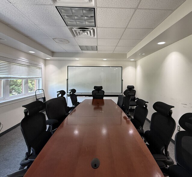 More Photos Of 400 Preston Ave, Charlottesville Office For Lease