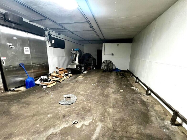 More Photos Of 1720 12th St, Monroe Distribution For Lease