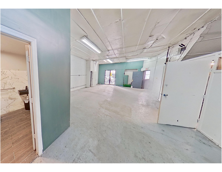 More Photos Of 211 E 123rd St, New York Warehouse For Lease