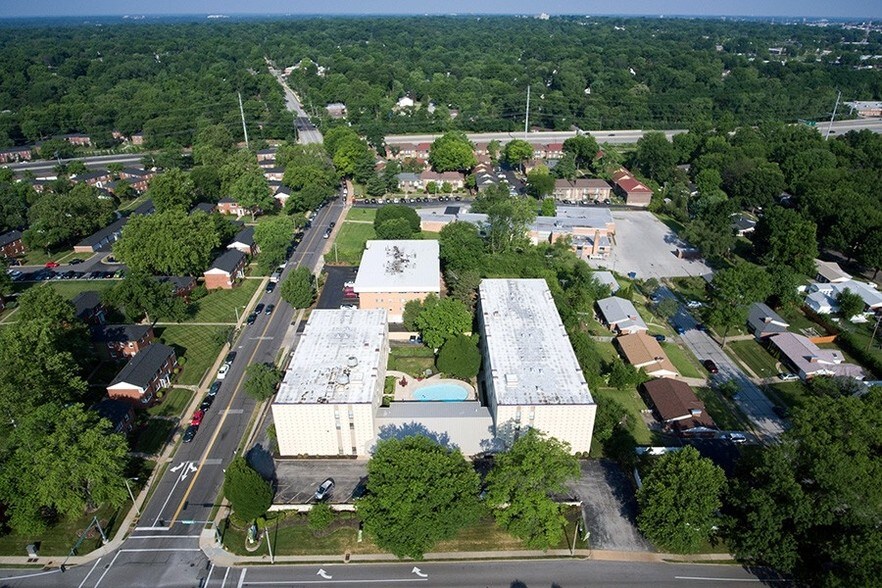 More Photos Of 1001 N McKnight Rd, Saint Louis Apartments For Sale