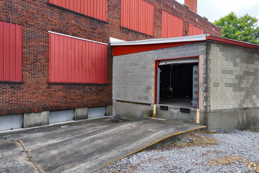 More Photos Of 1502 Beeler St, New Albany Manufacturing For Sale