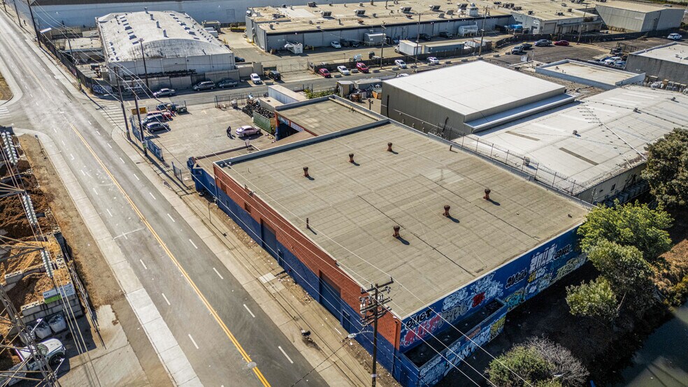 More Photos Of 5901 Coliseum Way, Oakland Auto Repair For Sale