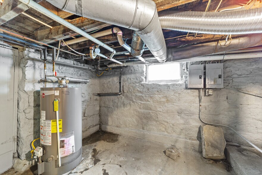 More Photos Of 579 Broadway Ave, Bedford Apartments For Sale