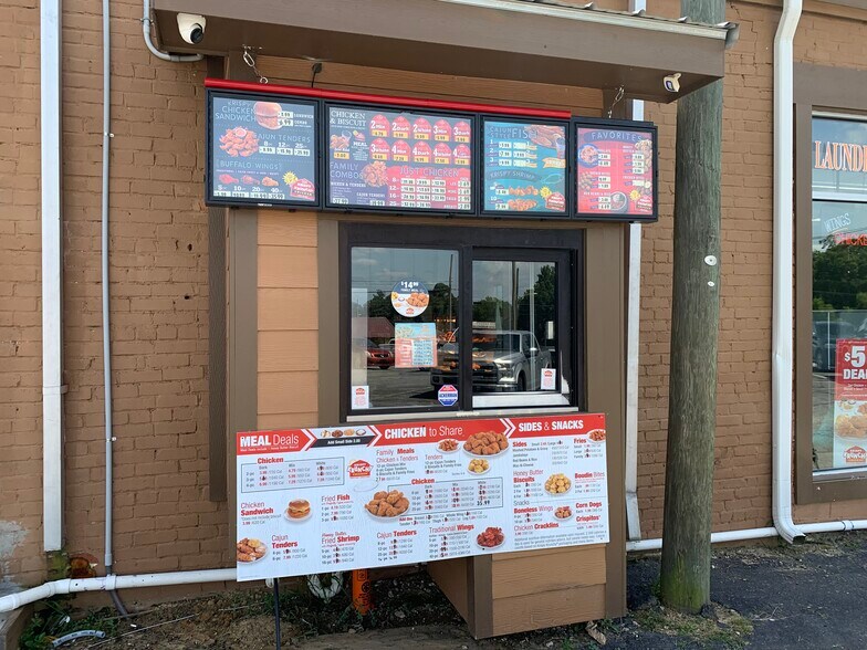 More Photos Of 120 N State St, Lyons Restaurant For Sale