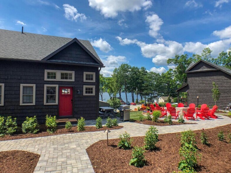 More Photos Of 10 Front St, Lake George Hospitality For Sale