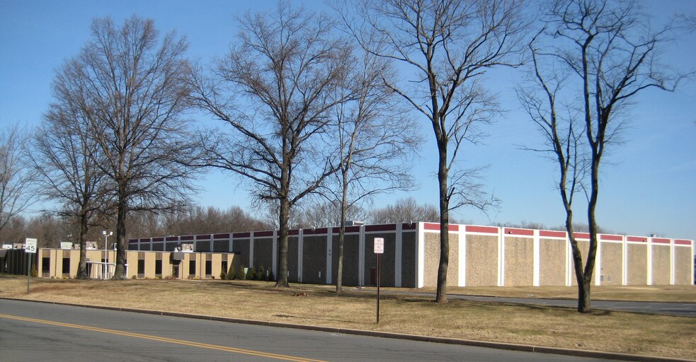 More Photos Of 245 Belmont Dr, Somerset Warehouse For Lease