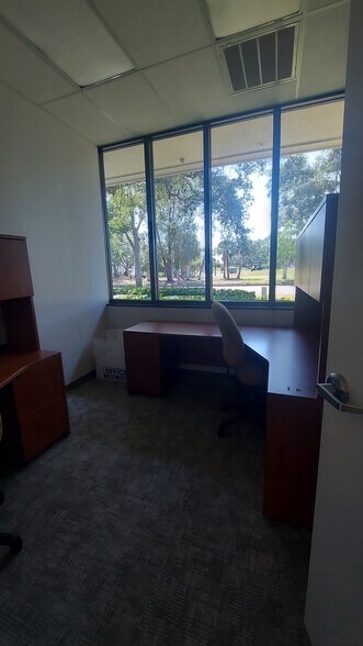 More Photos Of 301 East Lake Woodlands Pkwy, Oldsmar Medical For Lease