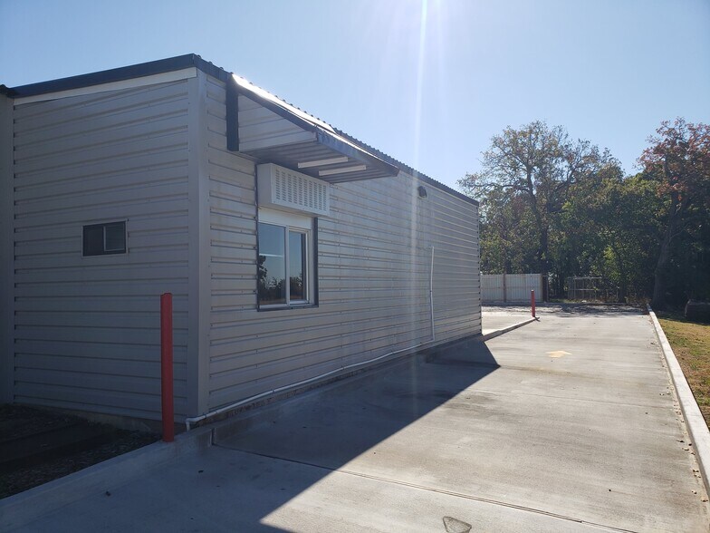 More Photos Of 229 Heritage, Lone Grove Fast Food For Sale