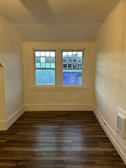 More Photos Of 213 Cedar St, Klamath Falls Apartments For Sale