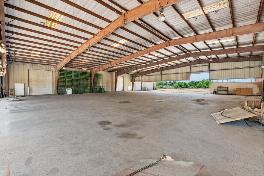 More Photos Of 17905 US Highway 69 N, Lindale Refrigeration Cold Storage For Sale