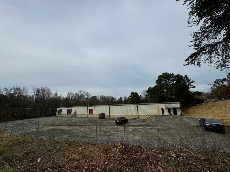 More Photos Of 1020 Roberts Ln, High Point Warehouse For Lease