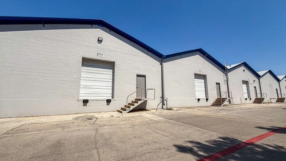 More Photos Of 2402-2404 Blue Smoke Ct, Fort Worth Unknown For Lease