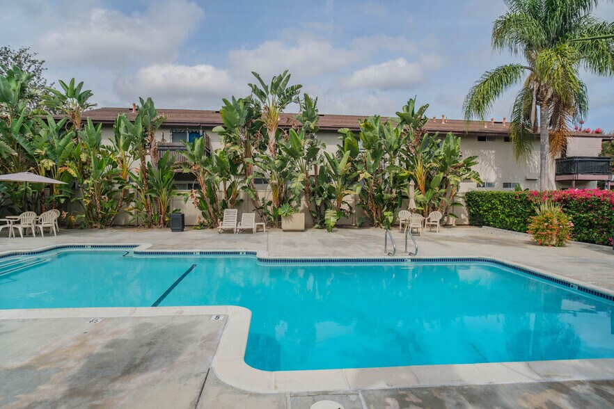 More Photos Of 549 N Tustin Ave, Santa Ana Apartments For Sale