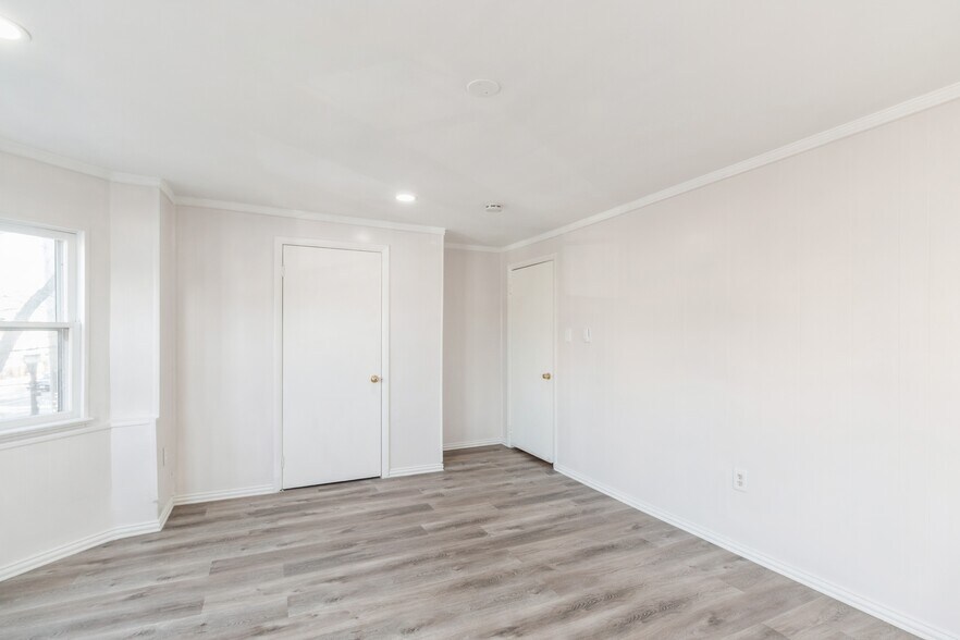 More Photos Of 1312 Kings Hwy, Swedesboro Storefront Retail Residential For Sale