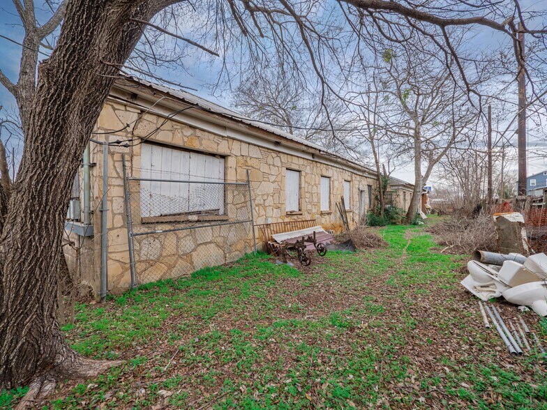More Photos Of 201 S Highway 183, Leander Flex For Sale