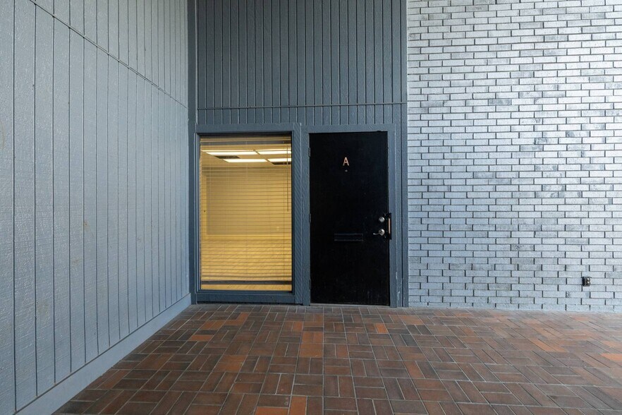 More Photos Of 2401 Garden Park Ct, Arlington Office Residential For Lease